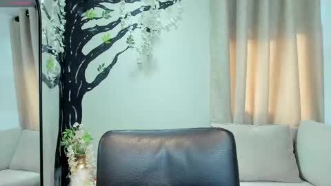      700  200   online show from 10.18.25