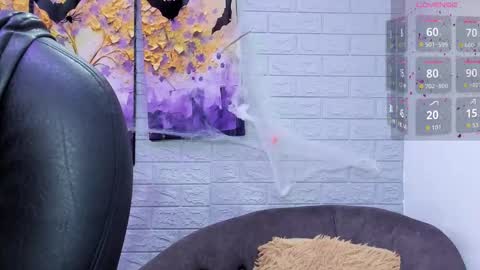      700  200   online show from 11.02.25