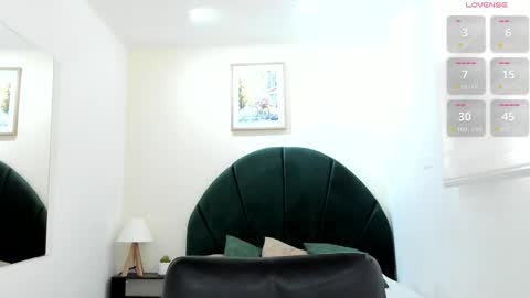      700  200   online show from 04.10.26