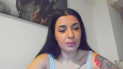 Snapshot of lara_squirtx chatting on 01.10.25 Lara online show from 01.10.25