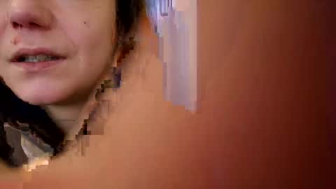 Snapshot of laraa333 chatting on 02.12.25 Little online show from 02.12.25