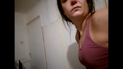 Snapshot of laraa333 chatting on 02.15.25 Little online show from 02.15.25