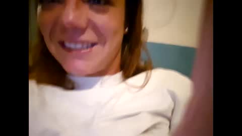 Snapshot of laraa333 chatting on 10.24.25 Little online show from 10.24.25