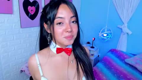 lara online show from 10.13.25