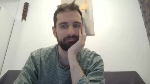 laraaan online show from 12.18.25