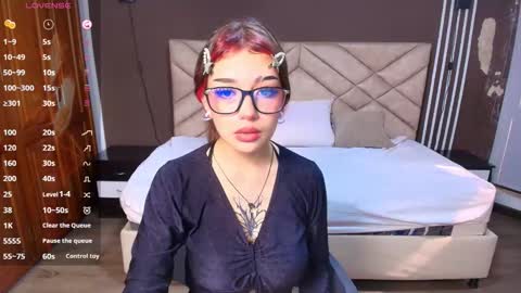 LaraCooper online show from 12.16.25