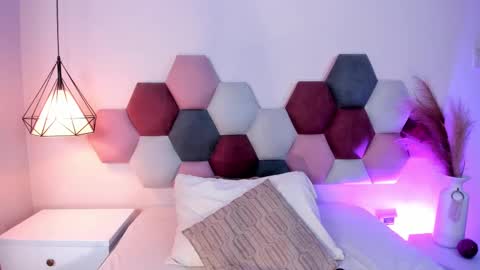  Lara Gold  online show from 09.26.25