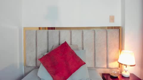  Lara Gold  online show from 09.30.25