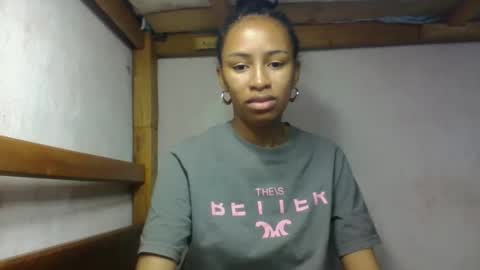 larah98 online show from 02.17.26