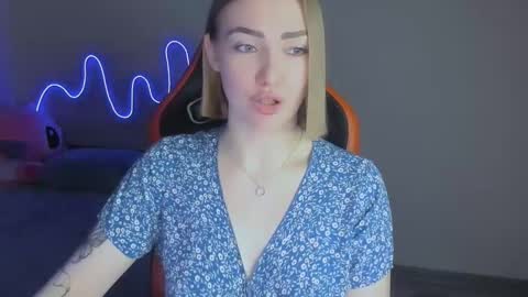 LaraKrein lk online show from 11.29.25