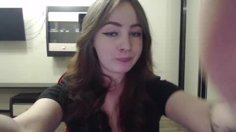 Laralianna online show from 02.16.25