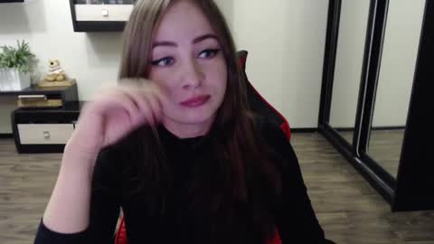 Laralianna online show from 09.18.25