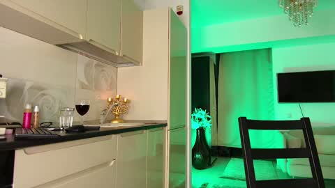 Snapshot of laranya chatting on 02.03.25 Lara online show from 02.03.25