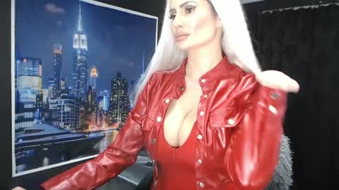 laras_moans online show from 12.21.24