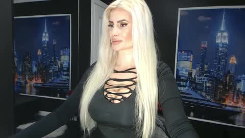 laras_moans online show from 02.25.25