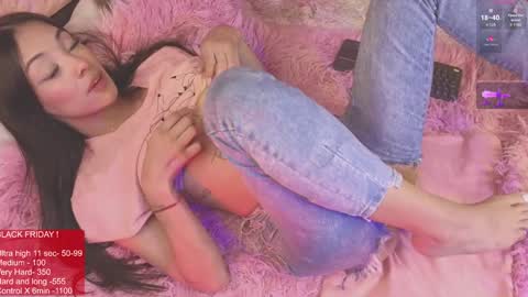 Lara Give it a thumbs up please its important  online show from 12.13.24