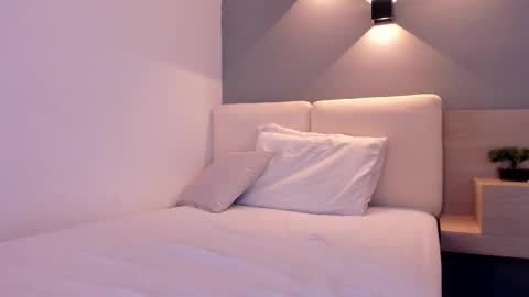 Laura online show from 11.27.25