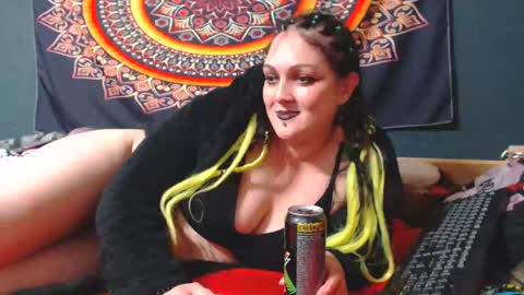 Snapshot of laravins chatting on 01.06.25 lara online show from 01.06.25