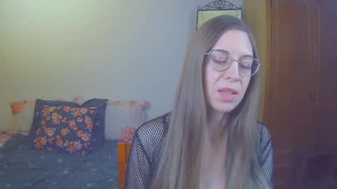 Snapshot of larawintersxxx chatting on 03.08.25 larawintersxxx online show from 03.08.25