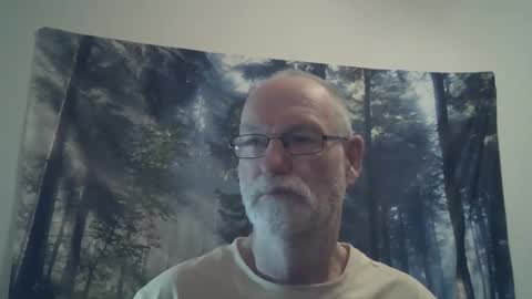 Snapshot of larbie chatting on 12.13.24 Larbie online show from 12.13.24