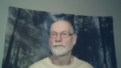 Snapshot of larbie chatting on 12.14.24 Larbie online show from 12.14.24