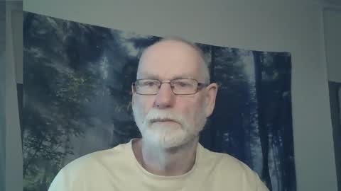 Snapshot of larbie chatting on 12.15.24 Larbie online show from 12.15.24