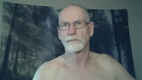 Snapshot of larbie chatting on 12.22.24 Larbie online show from 12.22.24