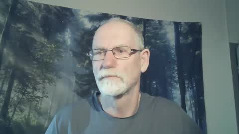 Snapshot of larbie chatting on 12.29.24 Larbie online show from 12.29.24
