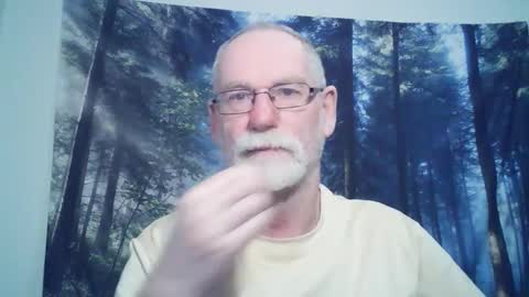 Snapshot of larbie chatting on 01.03.25 Larbie online show from 01.03.25