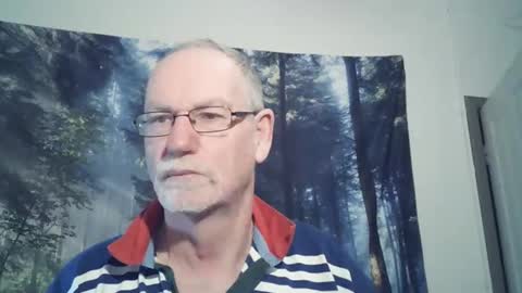 Snapshot of larbie chatting on 01.04.25 Larbie online show from 01.04.25