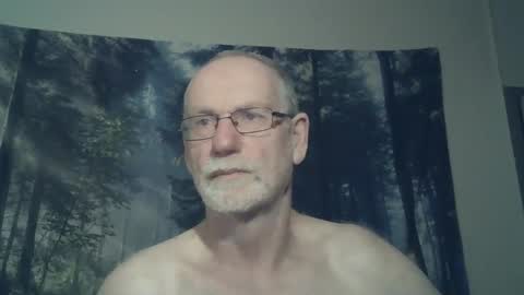 Snapshot of larbie chatting on 01.11.25 Larbie online show from 01.11.25