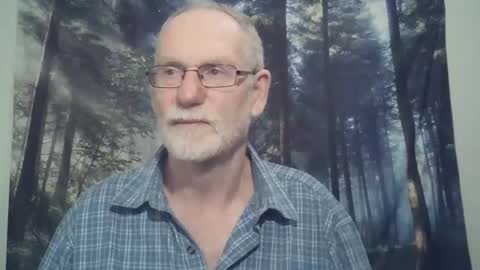 Snapshot of larbie chatting on 01.16.25 Larbie online show from 01.16.25