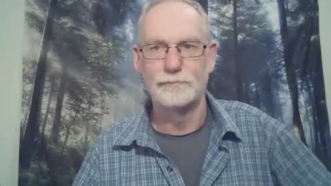 Snapshot of larbie chatting on 01.17.25 Larbie online show from 01.17.25