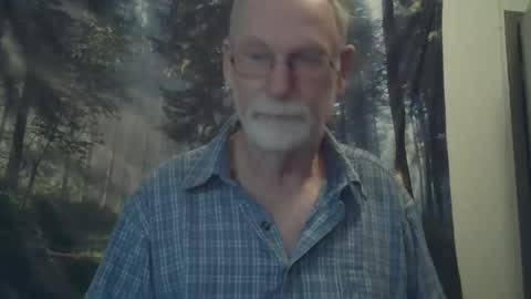 Snapshot of larbie chatting on 01.19.25 Larbie online show from 01.19.25