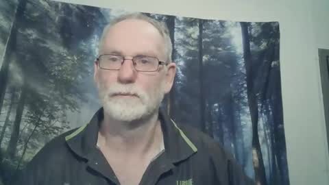 Snapshot of larbie chatting on 01.26.25 Larbie online show from 01.26.25