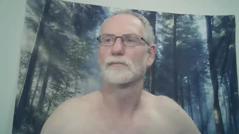 Snapshot of larbie chatting on 02.11.25 Larbie online show from 02.11.25