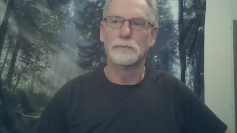 Snapshot of larbie chatting on 02.16.25 Larbie online show from 02.16.25