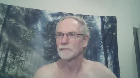 Snapshot of larbie chatting on 03.05.25 Larbie online show from 03.05.25
