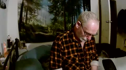 Snapshot of larbie chatting on 10.21.25 Larbie online show from 10.21.25
