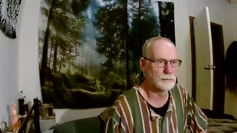 Snapshot of larbie chatting on 10.22.25 Larbie online show from 10.22.25