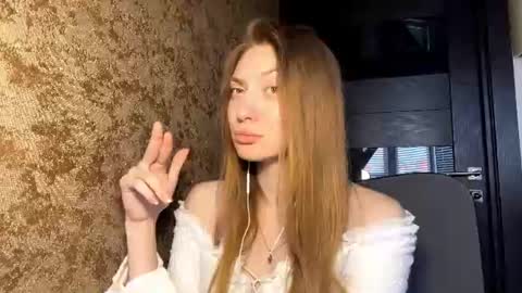 Snapshot of lareebuggie chatting on 06.15.26 Eva online show from 06.15.26