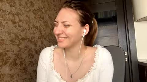 Snapshot of lareebuggie chatting on 07.10.26 Eva online show from 07.10.26