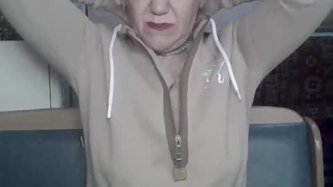 Snapshot of larisaq4ugo24 chatting on 02.04.26 larisaq4ugo24 online show from 02.04.26