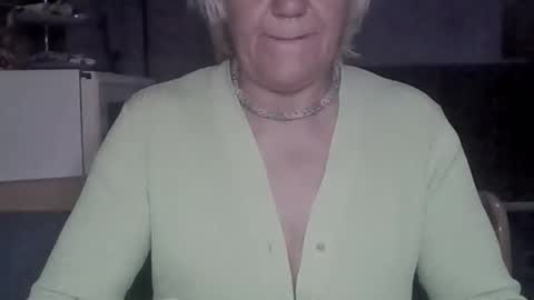 Snapshot of larisaq4ugo24 chatting on 02.18.26 larisaq4ugo24 online show from 02.18.26