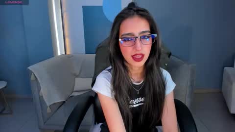 Snapshot of larisasmirnov chatting on 10.01.25 Larisa Smirnov online show from 10.01.25