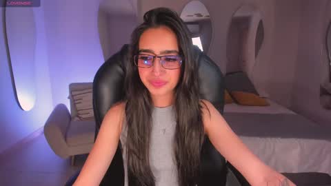 Snapshot of larisasmirnov chatting on 10.10.25 Larisa Smirnov online show from 10.10.25