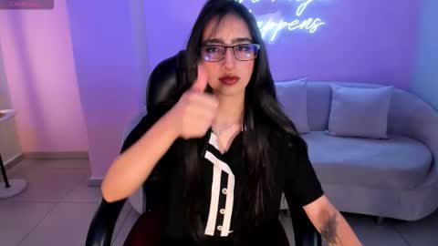 Snapshot of larisasmirnov chatting on 10.14.25 Larisa Smirnov online show from 10.14.25