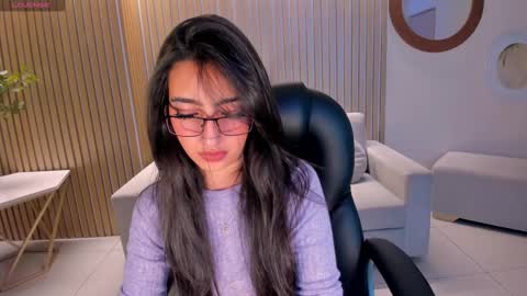 Snapshot of larisasmirnov chatting on 10.24.25 Larisa Smirnov online show from 10.24.25