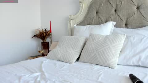 Larissa online show from 10.19.25