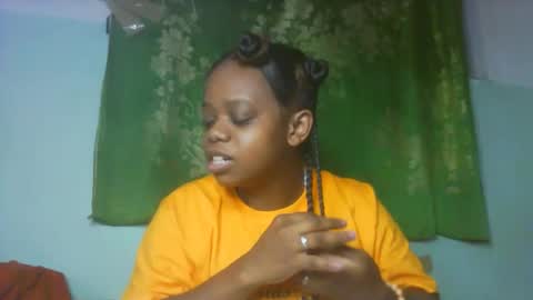 Snapshot of larissa645771 chatting on 02.16.26 larissa645771 online show from 02.16.26